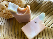 Load image into Gallery viewer, Peaches &amp; Green tea soap

